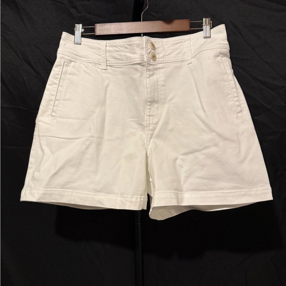 Maurices Women's 5”‎ A-line High Rise Original Fit Super Stretch White Shorts